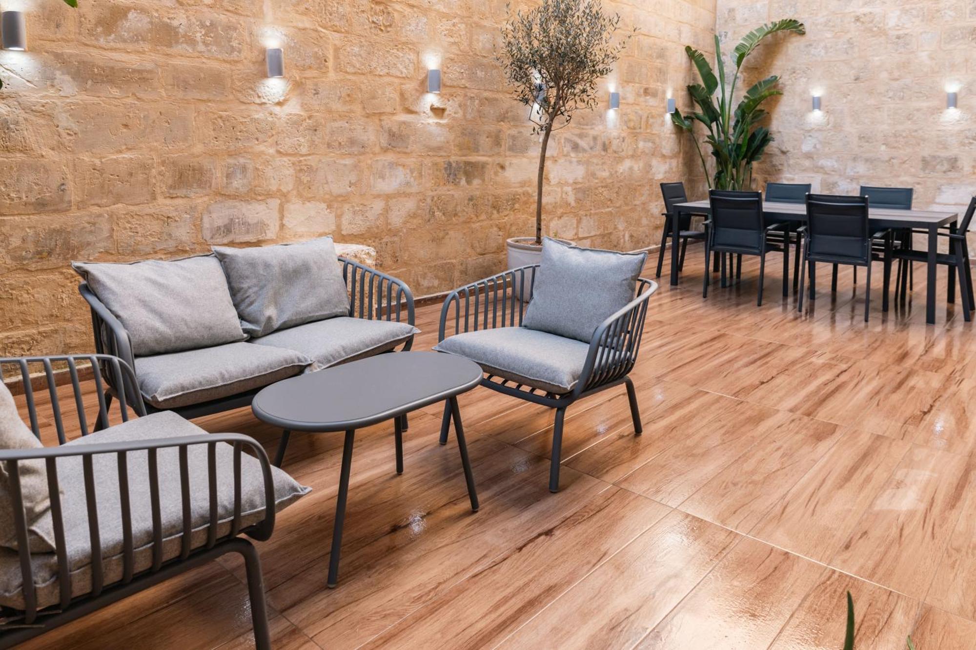 Valletta Waterfront Backyard Flat By Arcobnb Il-Furjana Ngoại thất bức ảnh