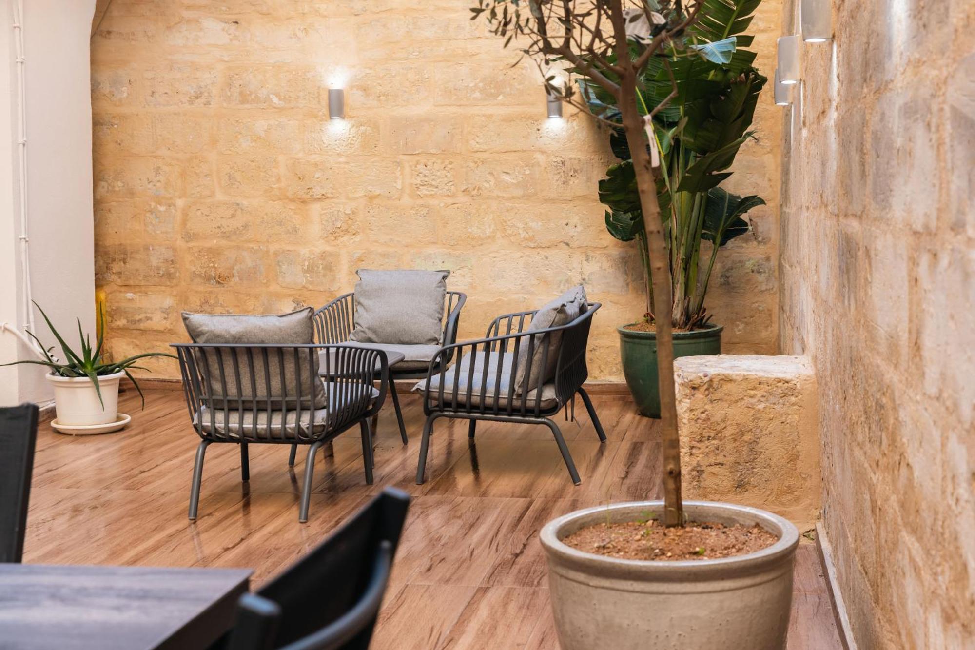 Valletta Waterfront Backyard Flat By Arcobnb Il-Furjana Ngoại thất bức ảnh