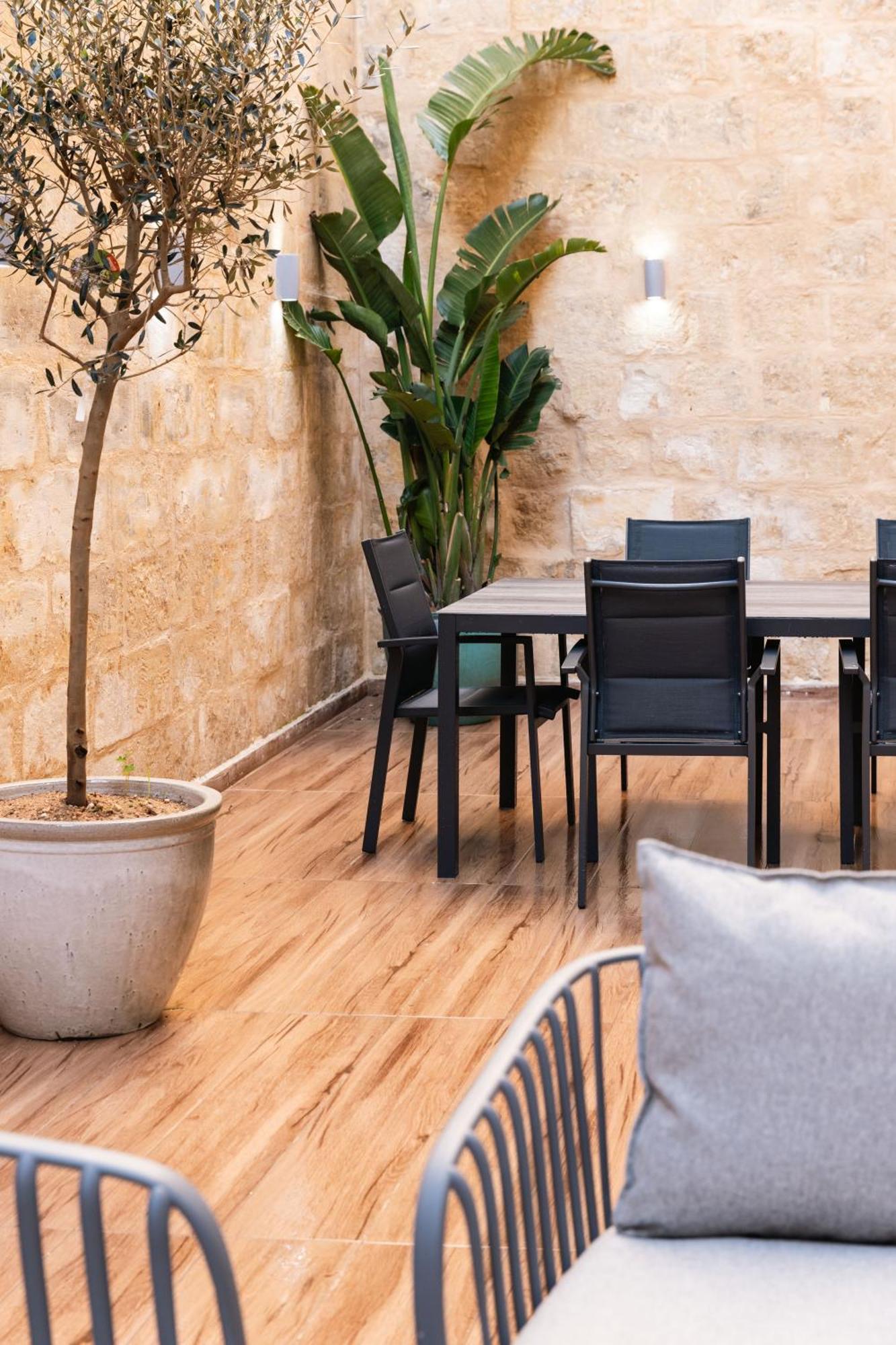 Valletta Waterfront Backyard Flat By Arcobnb Il-Furjana Ngoại thất bức ảnh