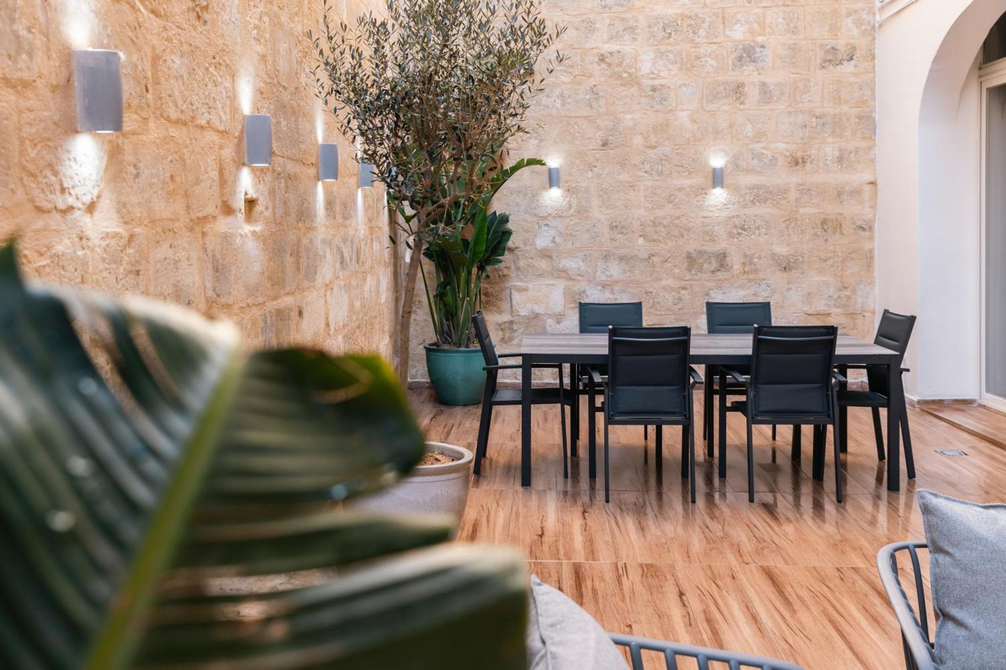 Valletta Waterfront Backyard Flat By Arcobnb Il-Furjana Ngoại thất bức ảnh